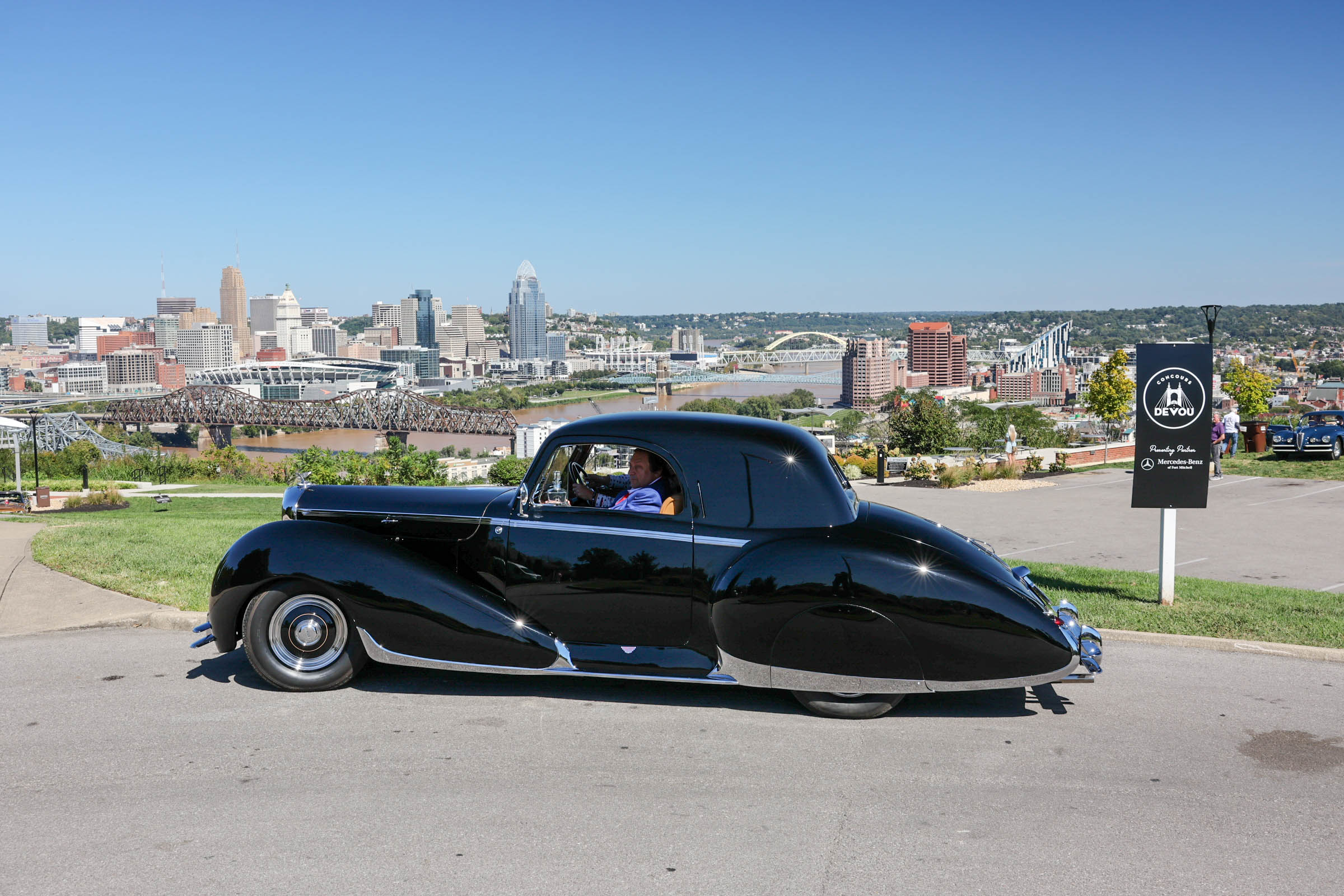 John Shaloub - 1947 Bentley MKVI — Best in Class — Luxury